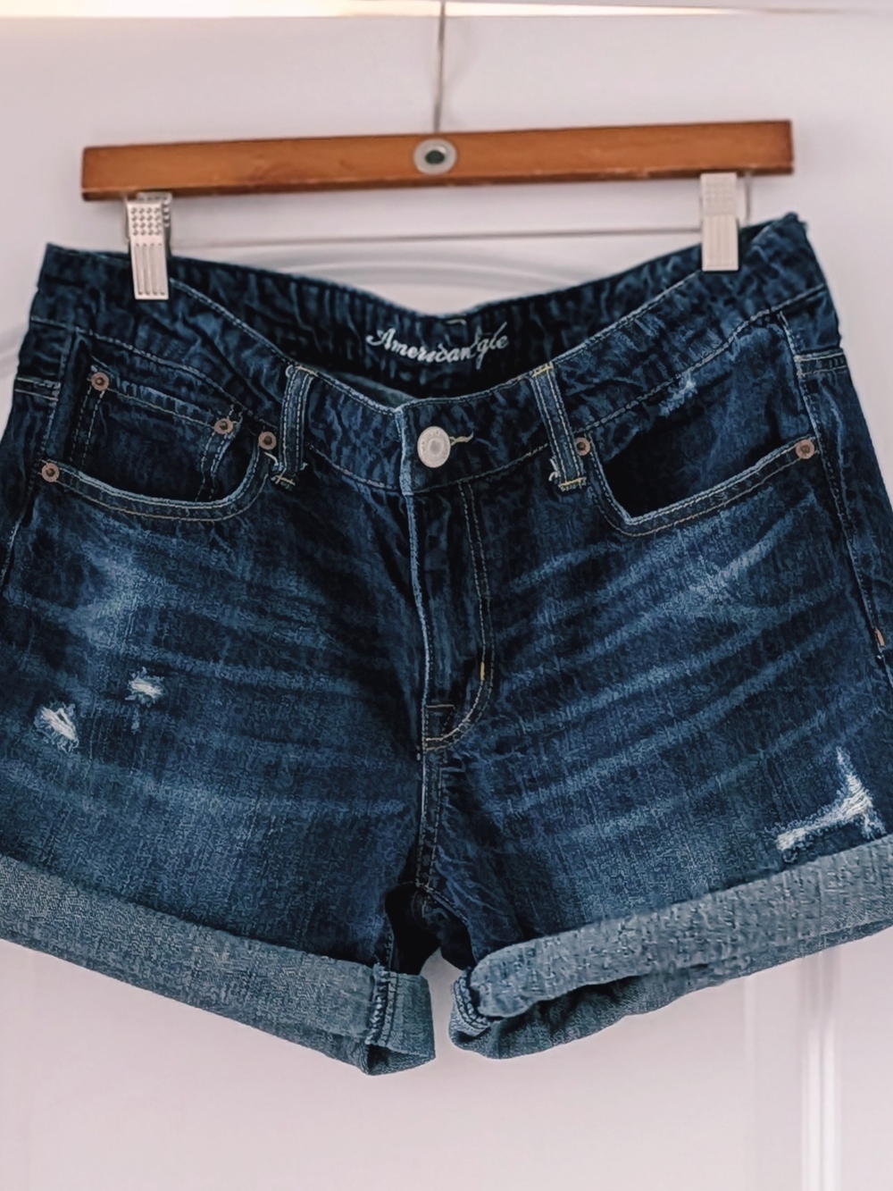 Vintage Y2K American Eagle Women's Size 12 Distressed Denim Boyfriend Shorts